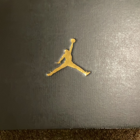 Jordan V Low Golf - Picture 3 of 5